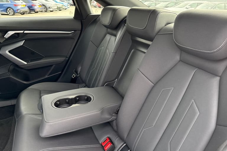 2025 Audi A3 Black Edition 35 TFSI  150 PS 6-speed Saloon PETROL Manual