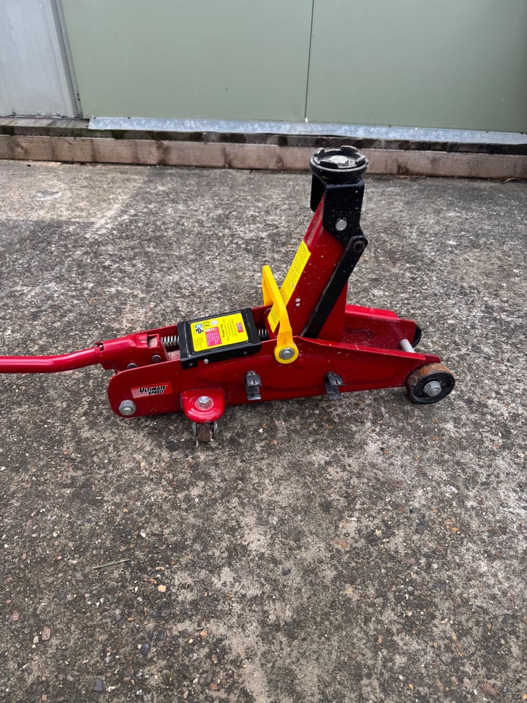 HYDRAULIC CAR JACK 