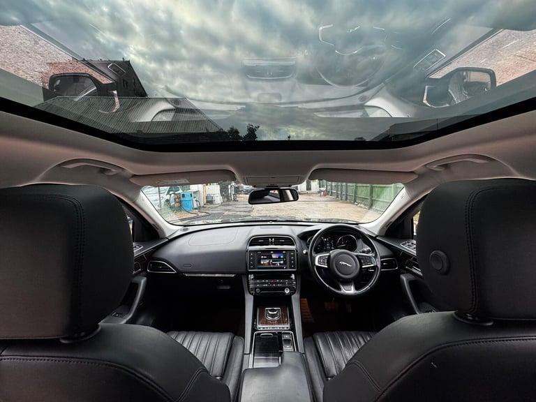 2017 Jaguar F-Pace 2.0d Portfolio 5dr Auto AWD ESTATE DIESEL Automatic