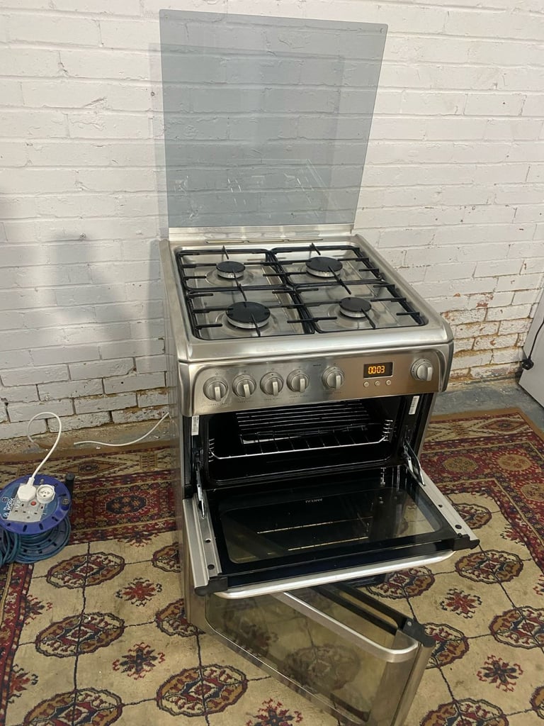 HotPoint Stainless Steel 60 CM Gas Cooker W