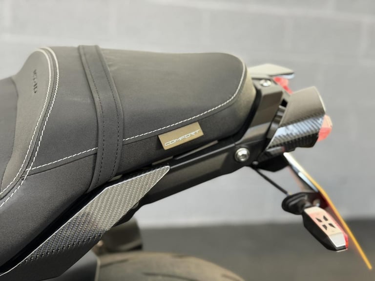 2018 Yamaha MT-10 1000 Hyper-naked Petrol Manual Euro 4 (160 ps)