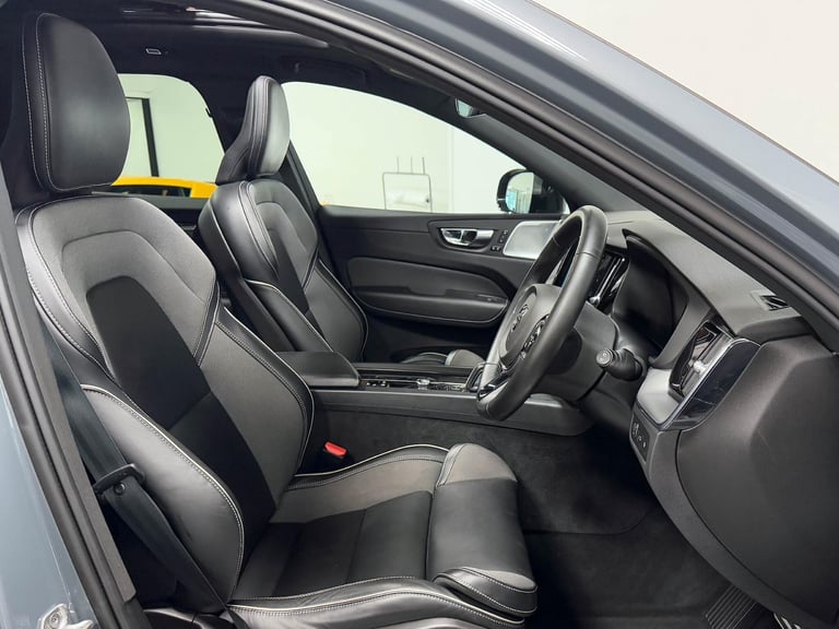 2021 Volvo XC60 R-Design Pro T8 AWD (390 hp) Auto ESTATE Petrol/Electric Hybrid Automatic