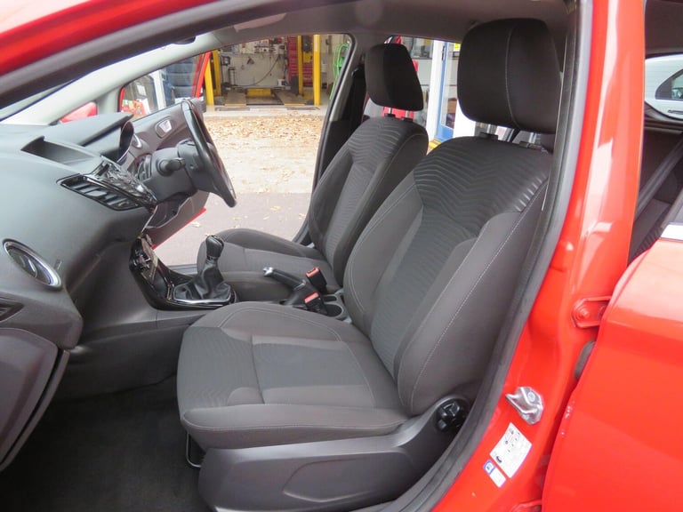 2016 Ford Fiesta 1.0T EcoBoost Zetec Euro 6 (s/s) 5dr HATCHBACK Petrol Manual
