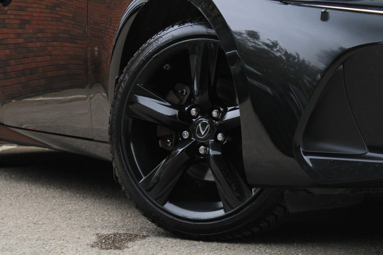 2018 Lexus IS 2.5 300h Sport E-CVT Euro 6 (s/s) 4dr SALOON Petrol/Electric Hybrid Automatic