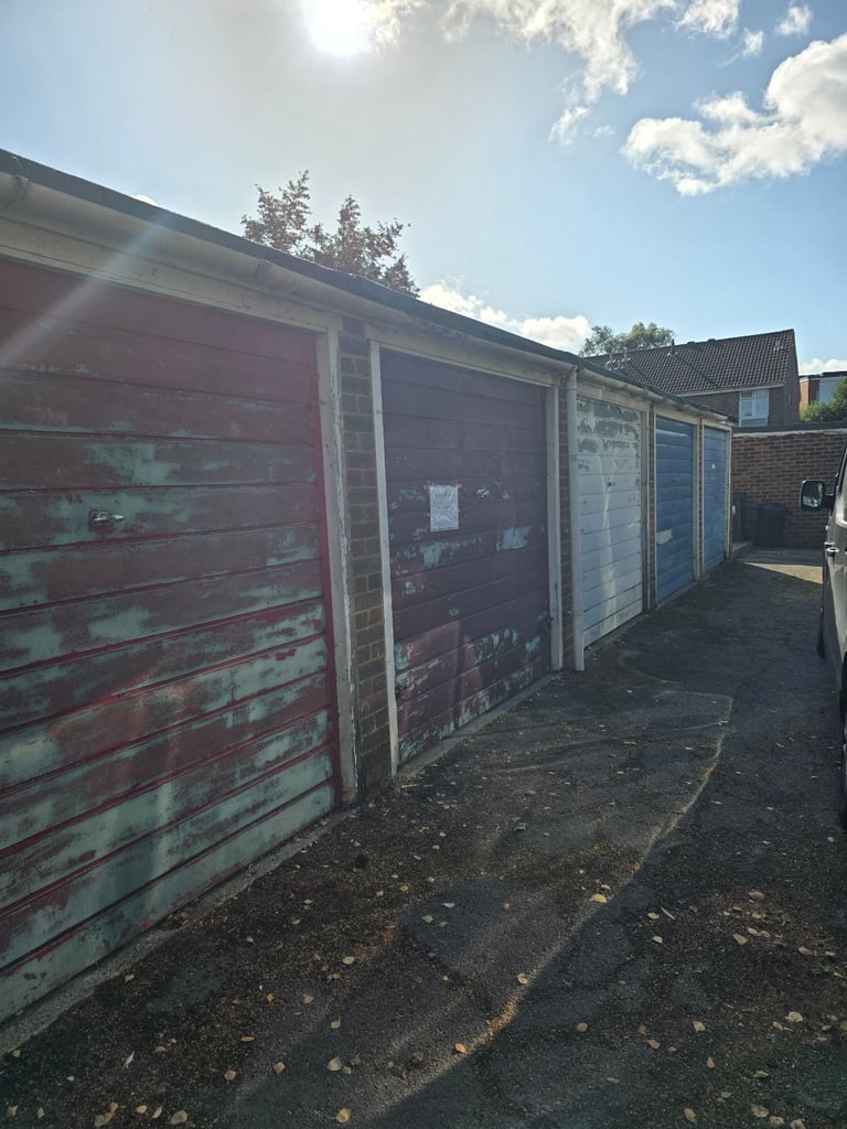 Garage for sell in W5, Ealing