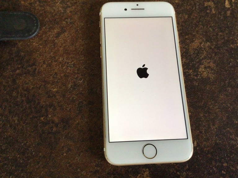 image for APPLE iPhone 7 in very good condition ( no scratches front or back as always kept in a case) .   