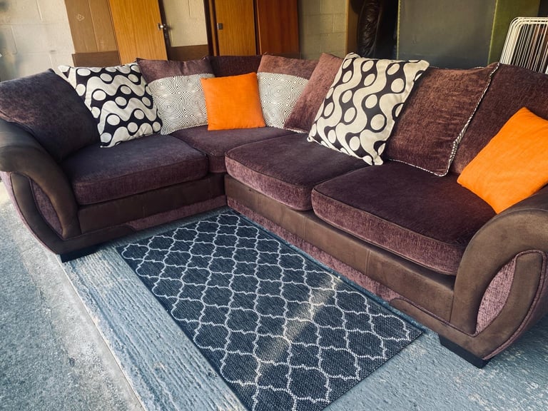 DFS CORNER SOFA VGC - DELIVERY AVAILABLE 