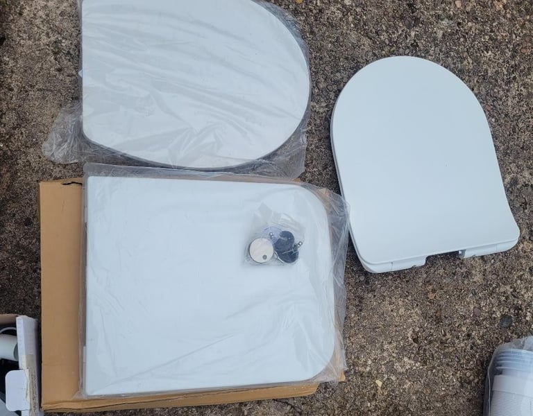 image for 3 New White Soft Close Toilet Seats