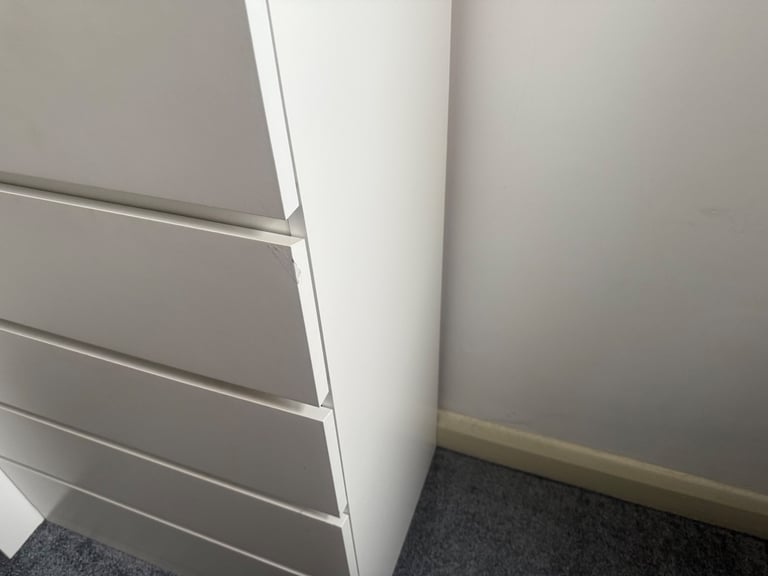 IKEA chest of drawers, 6 draws, excellent condition.