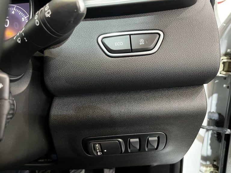 2019 Renault Kadjar 1.3 TCe Iconic SUV 5dr Petrol Manual Euro 6 (s/s) (140 ps) HATCHBACK Petrol M...