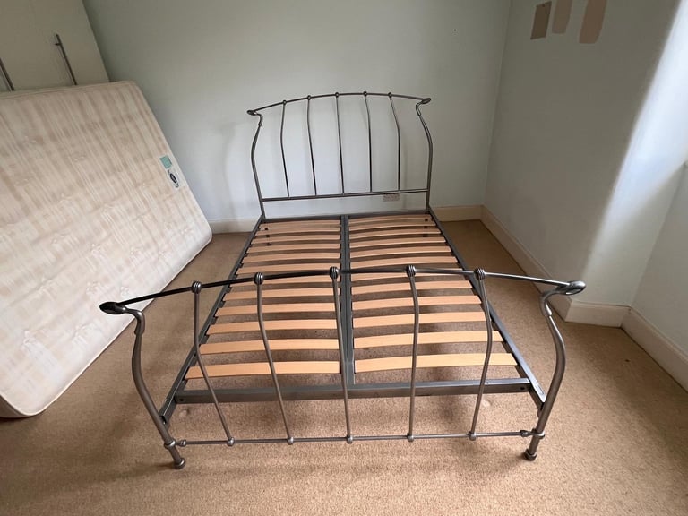 Double bed with or without mattress