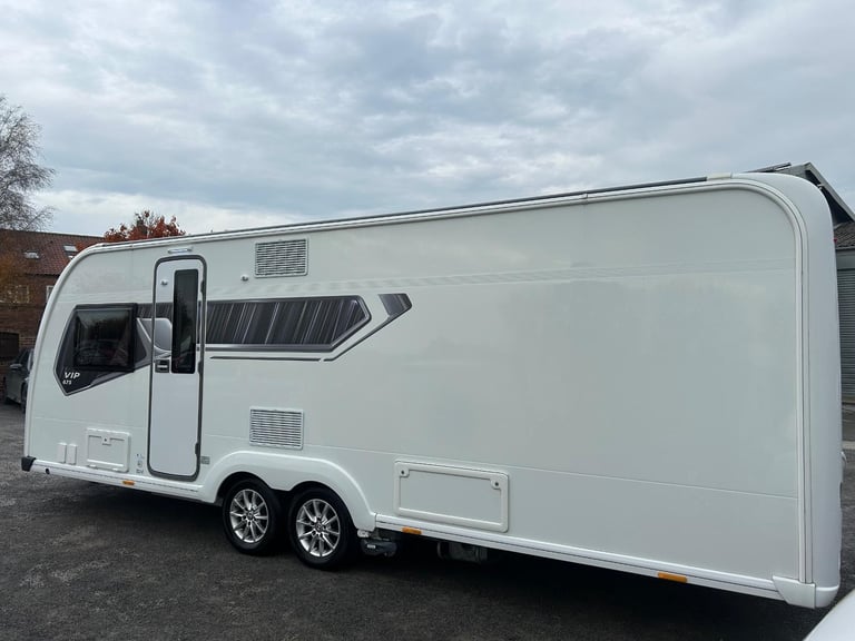 Coachman VIP 675 / 4 berth - TWIN AXLE 2023