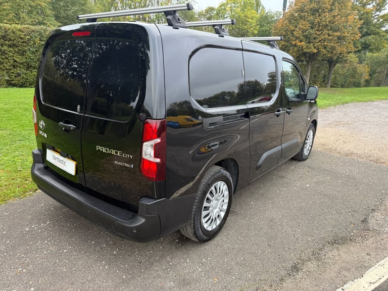 22 TOYOTA PROACE CITY ICON 50KWH AUTO APPLE CAR PLAY LWB ELECTRIC APPLE 