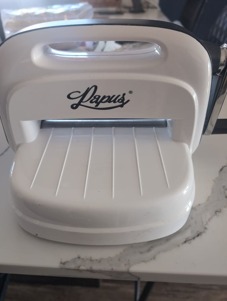 Die cutting/ embossing machine 