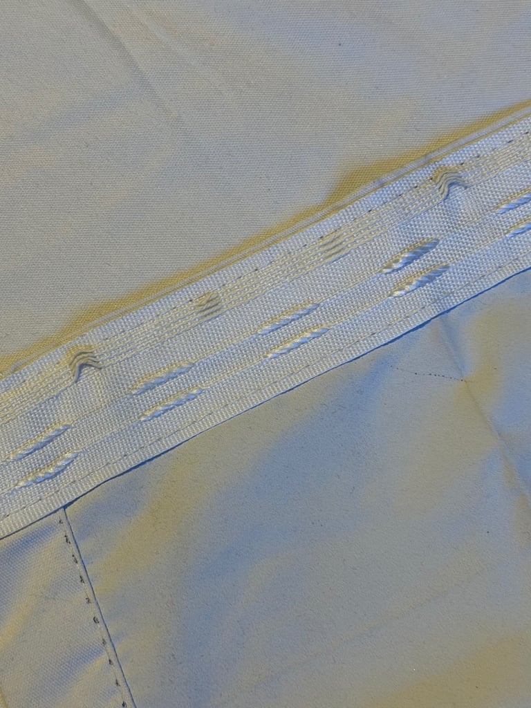 Blackout material Pencil Pleat Curtains (ivory)