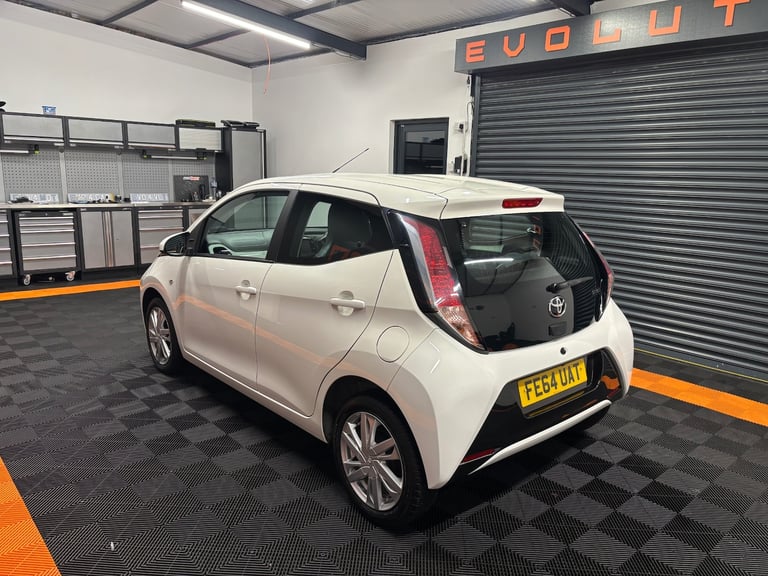 2014 Toyota AYGO 1.0 VVT-i X-Pression 5dr x-shift HATCHBACK Petrol Manual