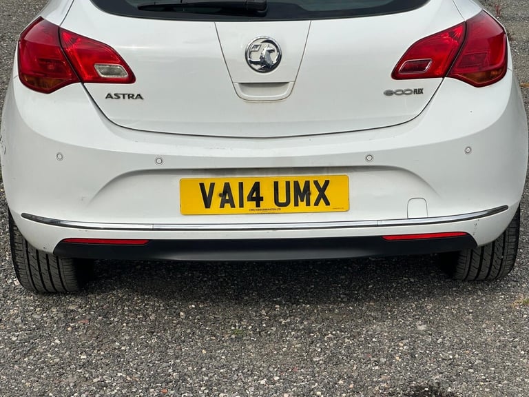 2014 Vauxhall Astra 1.6 CDTi 16V ecoFLEX Excite 5dr HATCHBACK Diesel Manual