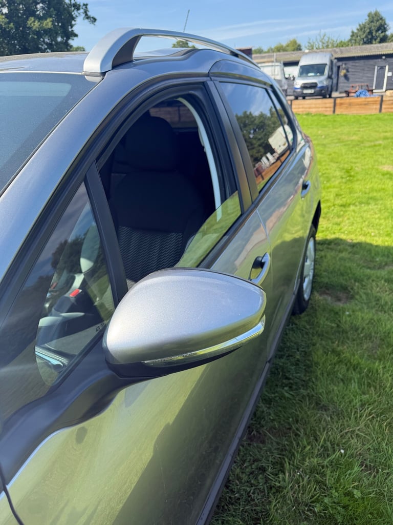 2016 Peugeot 2008 1.2 PureTech Access A/C 5dr HATCHBACK Petrol Manual