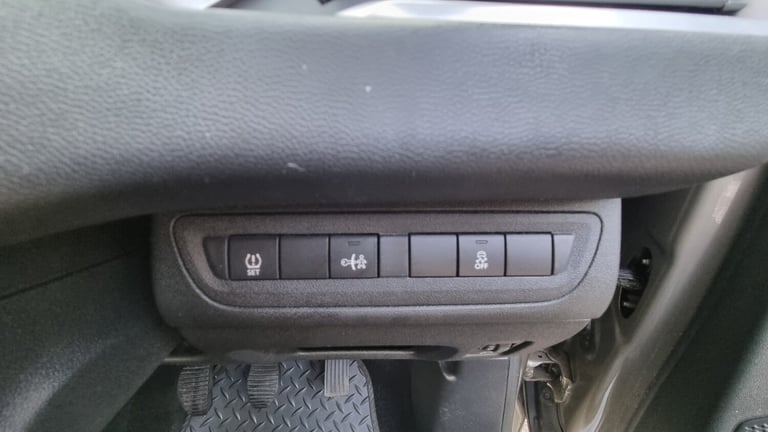 2014 Peugeot 208 1.4 HDi Allure 5dr HATCHBACK Diesel Manual