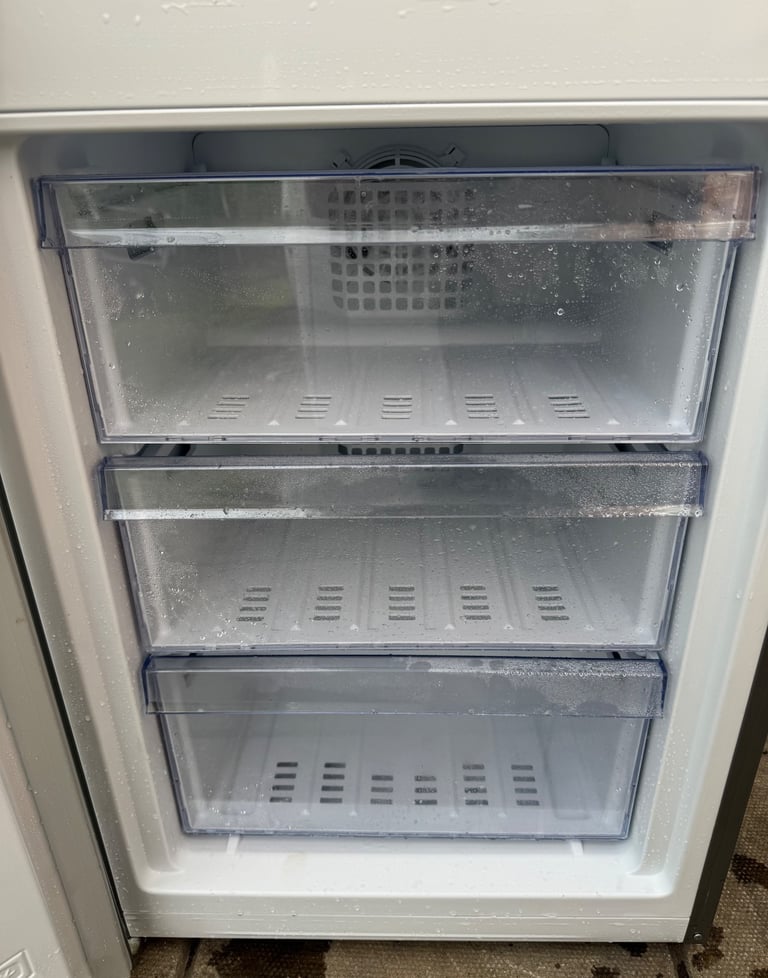Beko LED Frost-Free Fridge Freezer For Sale/ FREE DELIVERY