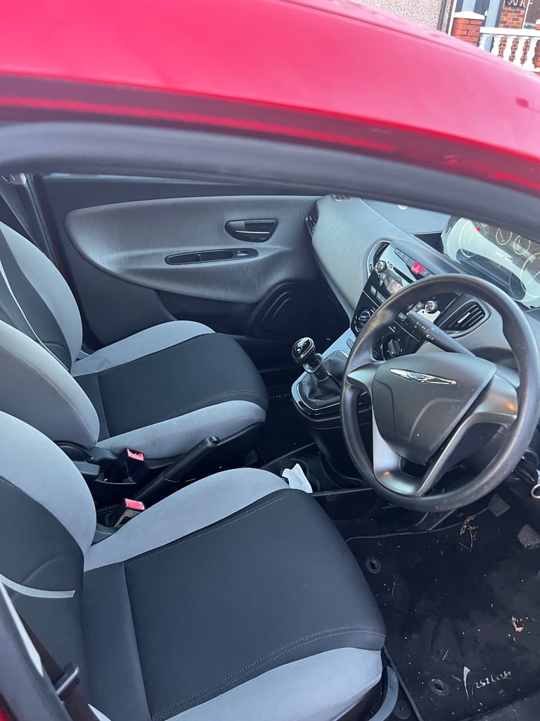 Chrysler, YPSILON, Hatchback, 2012, Manual, 1242 (cc), 5 doors