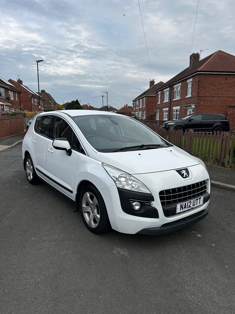 Peugeot, 3008, Hatchback, 2012, Manual, 1560 (cc), 5 doors