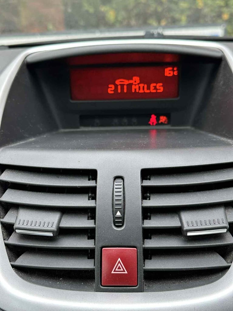 Peugeot, 207, Hatchback, 2012, Manual, 1360 (cc), 3 doors