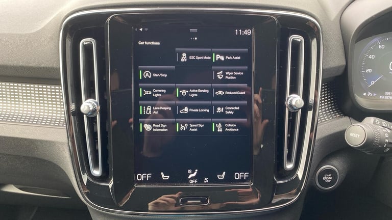 2021 Volvo XC40 2.0 B4P R DESIGN Pro 5dr Auto ESTATE PETROL Automatic