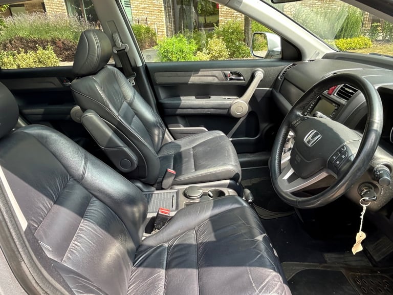 Honda CRV-EX automatic 2.0 petrol,panoramic roof,leather ,cruise control,full history,2 owners,2keys