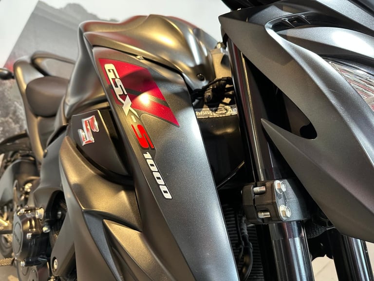Suzuki GSX-S GSXS 1000 Phantom 2019 with 8017 miles + extra's 
