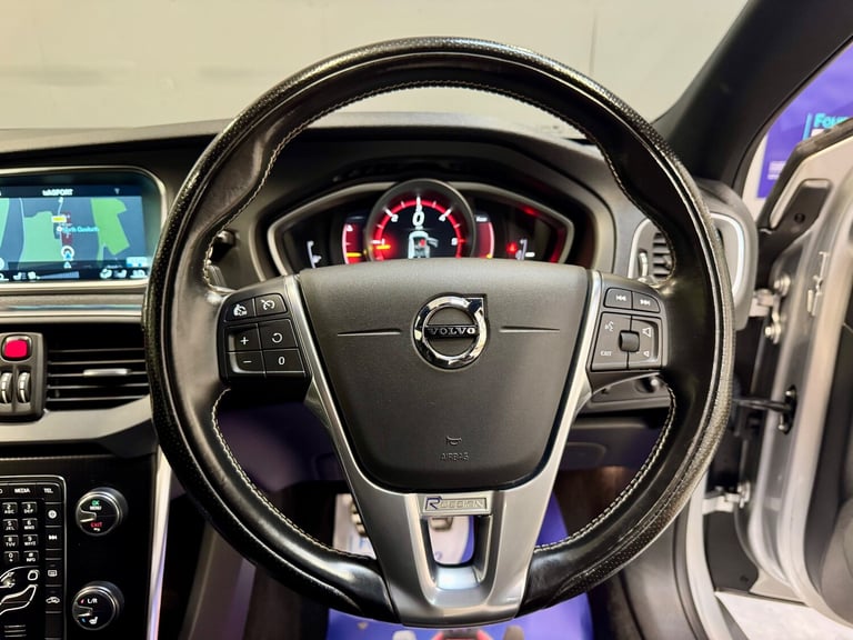 2016 Volvo V40 2.0 D2 R-Design Nav Plus Hatchback 5dr Diesel - 20 POUNDS ROAD
