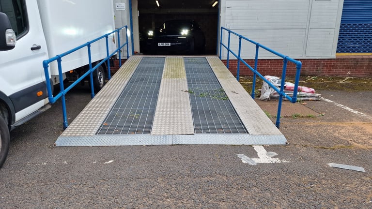 Galvanized Steel Loading Ramp Non-Slip Perforated Surface