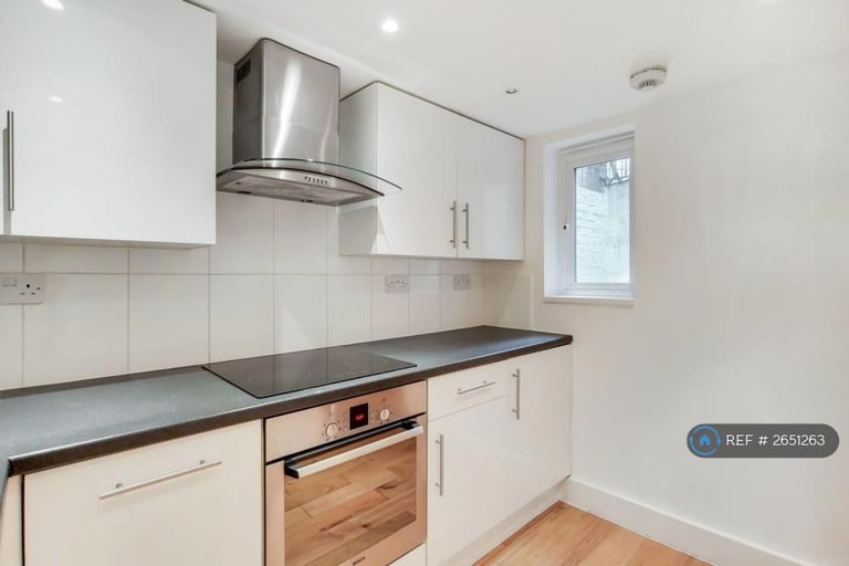 Studio flat in Upper Tachbrook St, London, SW1V (#2651263)
