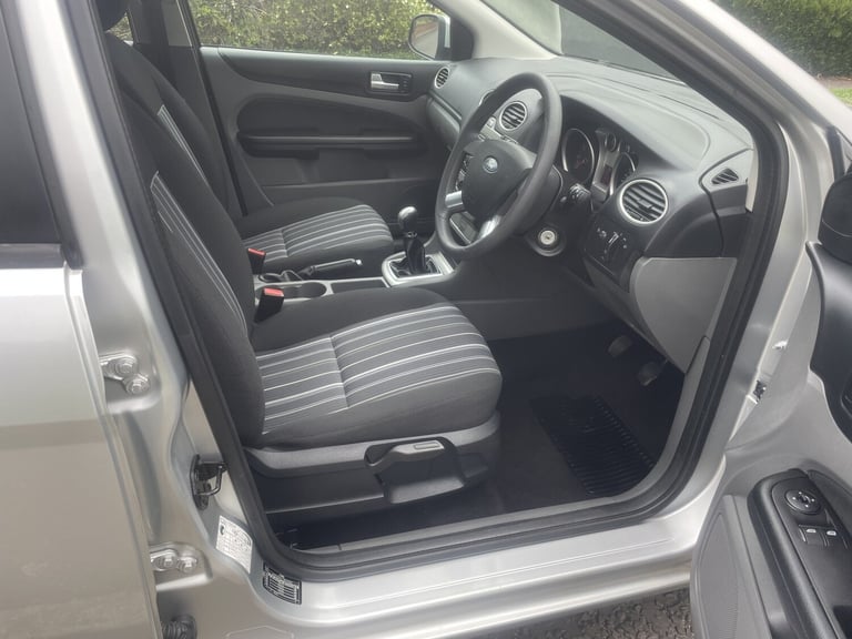 FORD FOCUS 1.6 Style 2010