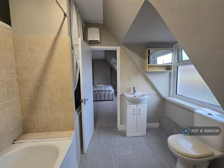 1 bedroom flat in Beulah Road, Thornton Heath, CR7 (1 bed) (#2684030)