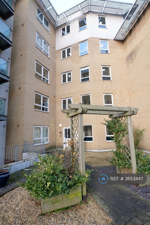 2 bedroom flat in Vista Court, Ipswich, IP2 (2 bed) (#2653447)