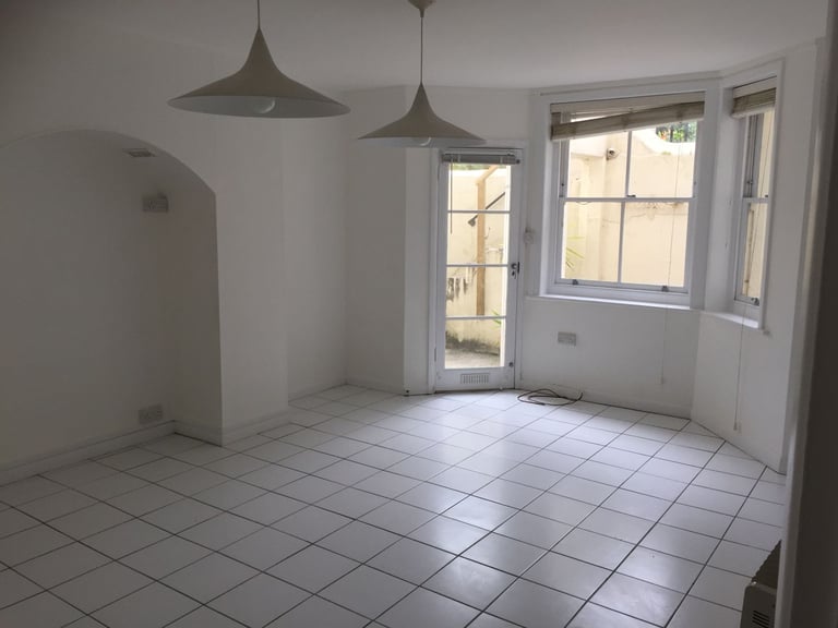 Charming Ground Floor Studio Flat