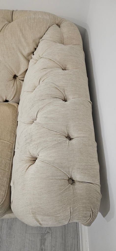 Chesterfield 3 seater sofa excellent condition