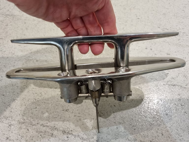 Stainless steel pop up boat cleat