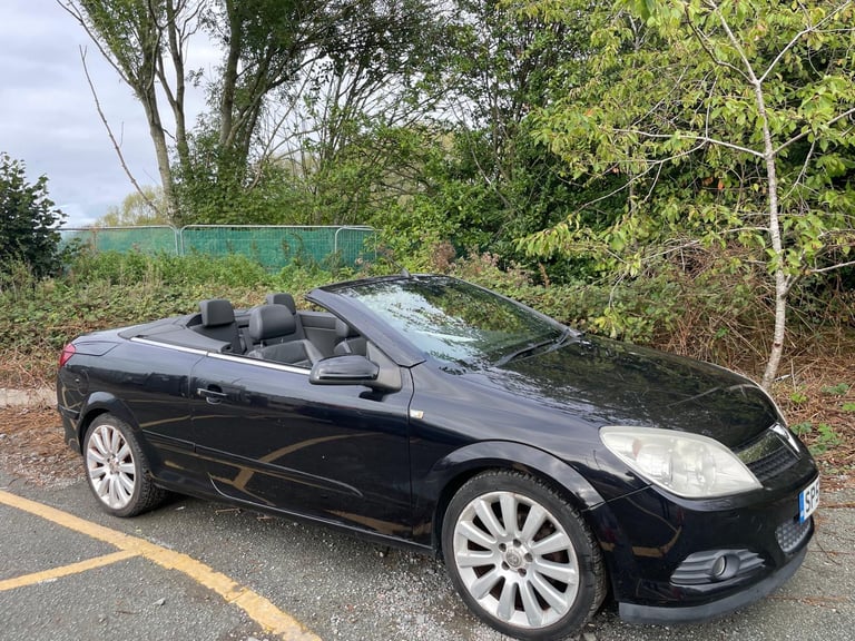 image for VAUXHALL ASTRA 1.8 VVT EXCLUSIVE TWINTOP CONVERTIBLE 57 REG MOT JULY 8TH 2026 LOW INSURANCE