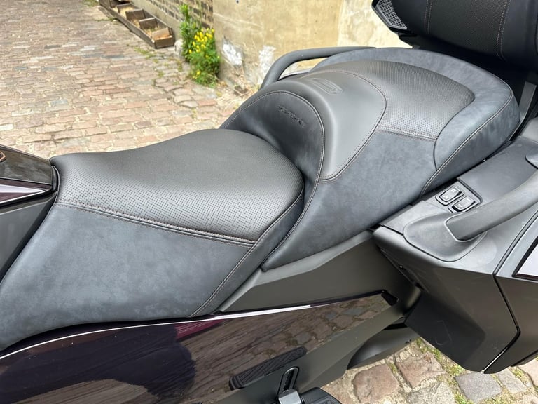 Can-Am RT Limited Sea-to-Sky Dusk Metallic