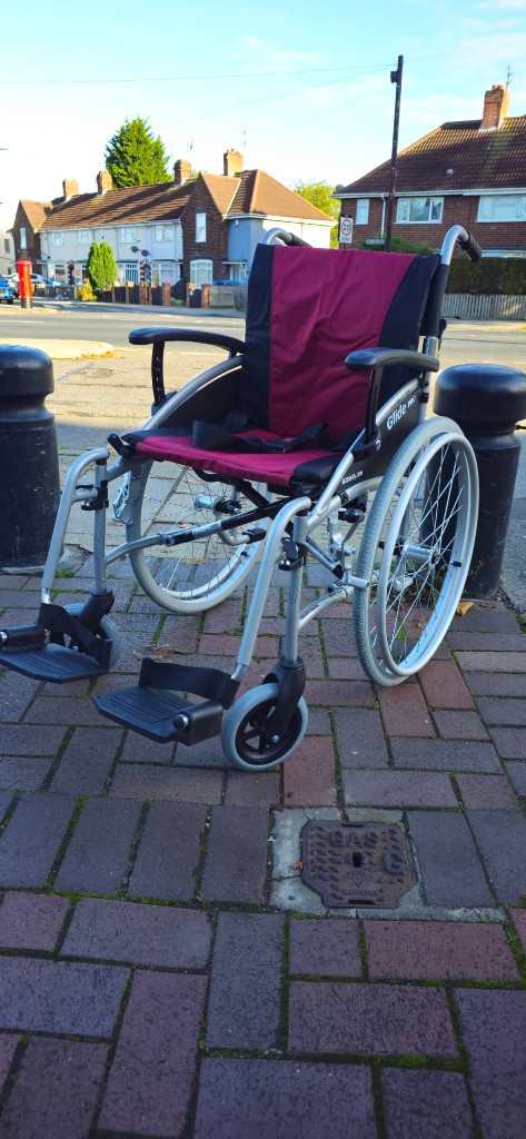 Wheel chair self propelled g lite pro 