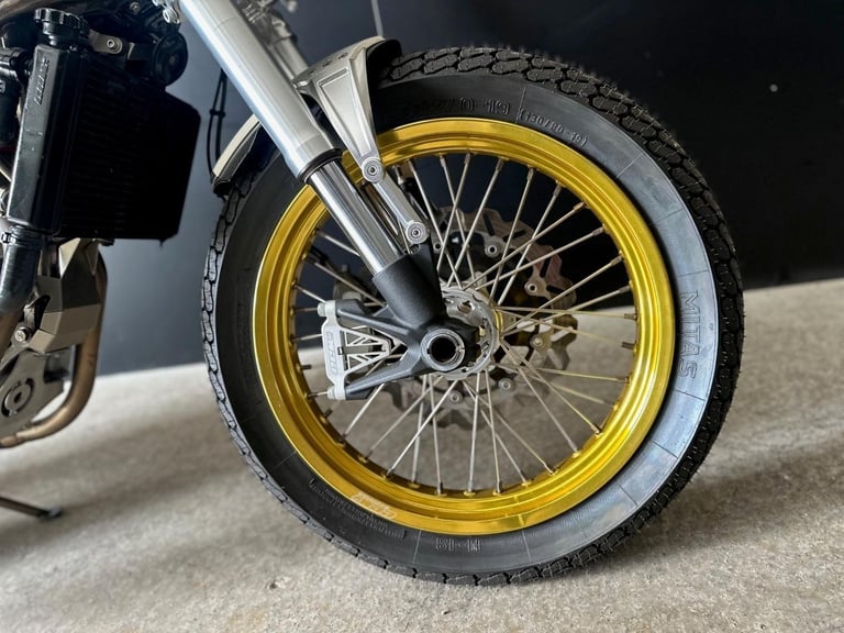 STUNNING LOW MILEAGE 2019/69 CCM SPITFIRE MOTORCYCLE 