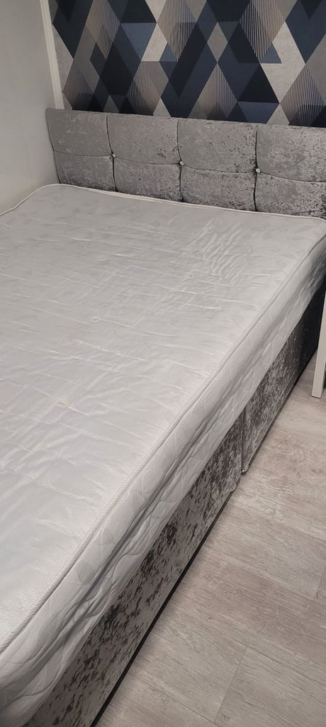 Crushed velvet double bed 