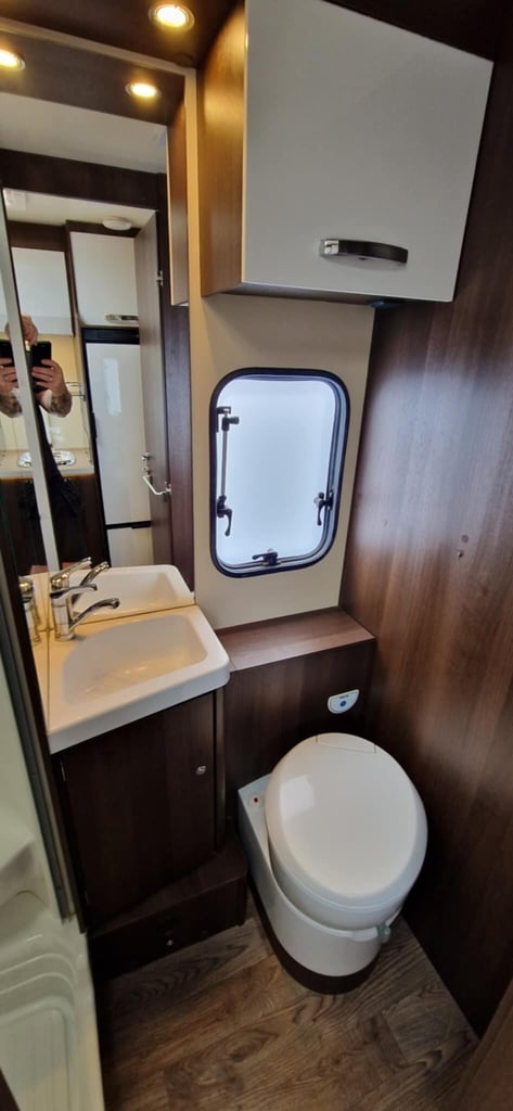 2018 FORD 2.0 ROLLER TEAM ZEFIRO 675 MOTORHOME 6 BERTH 6 BELT 3500kg 13K MILES