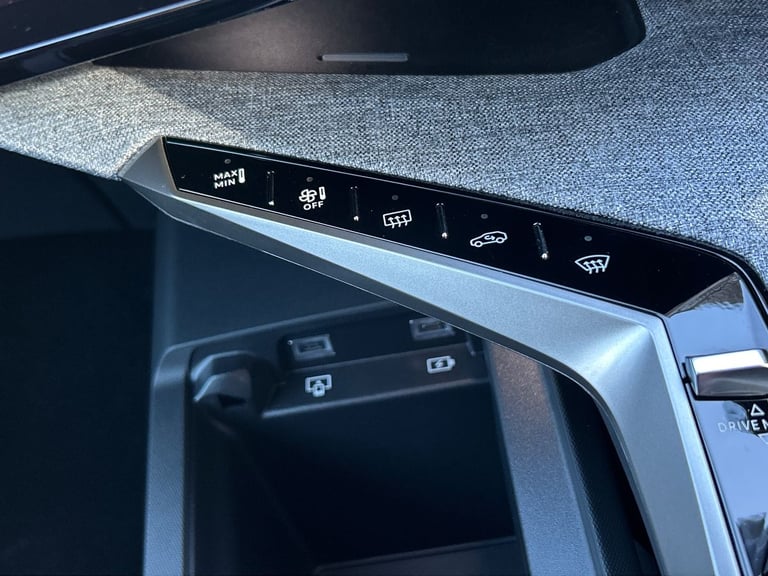 2025 Peugeot 5008 1.2 Hybrid 136 GT 5dr e-DSC6 HATCHBACK PETROL Automatic