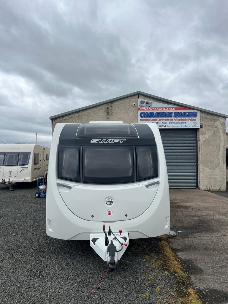image for Swift Sprite major 4 eb 4 berth fixed island bed 2020