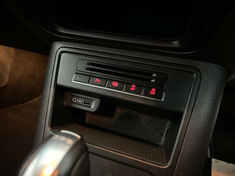 2015 Volkswagen Tiguan 2.0 Tiguan R-Line Edition TDI BlueMotion Technology 4Motion Semi-Auto 4WD ...