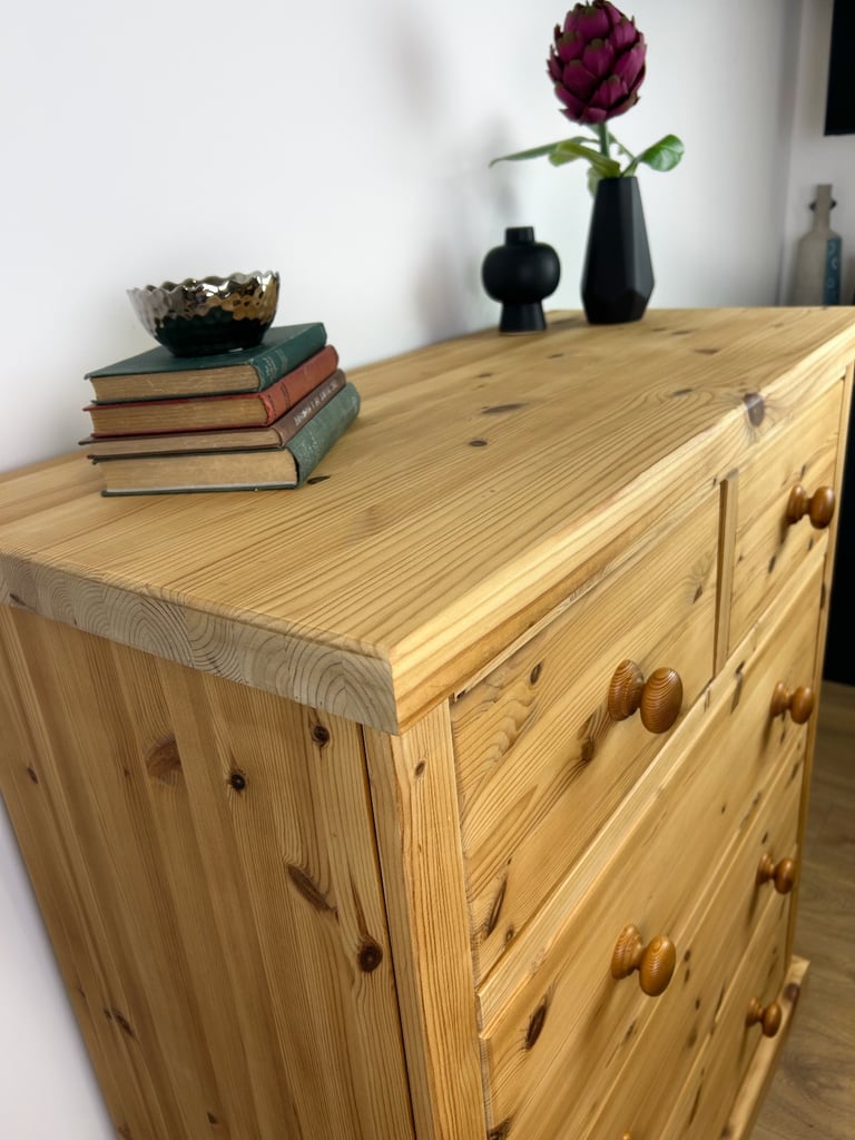 QAULITY CHEST OF DRAWERS 