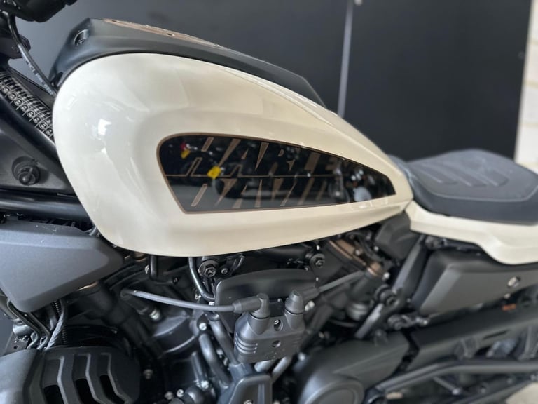 STUNNING ONE OWNER 2023/23 HARLEY-DAVIDSON SPORTSTER S MOTORCYCLE